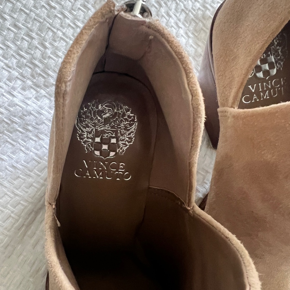 Vince Camuto Gidgeta Tan Suede Ankle Boots 8.5 - Picture 5 of 7